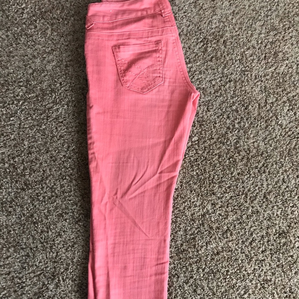 Women’s coral capris